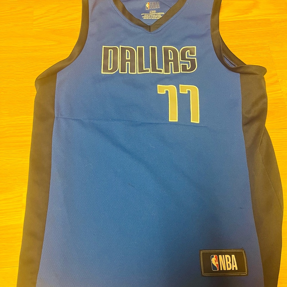 Doncic Dallas Jersey (with large flaw)